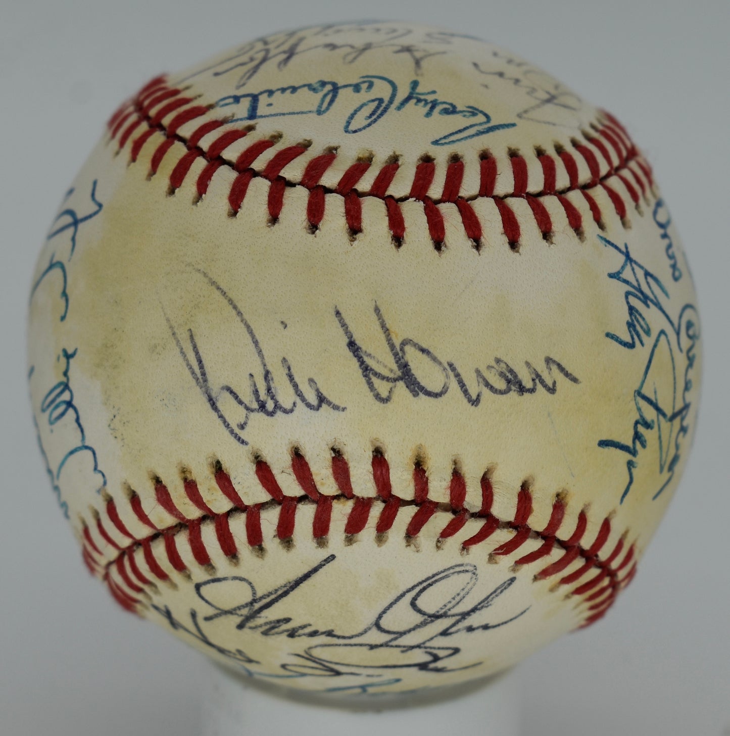 1983 Kansas City Royals Team-Signed OAL Baseball (25) Brett HOF JSA 212329