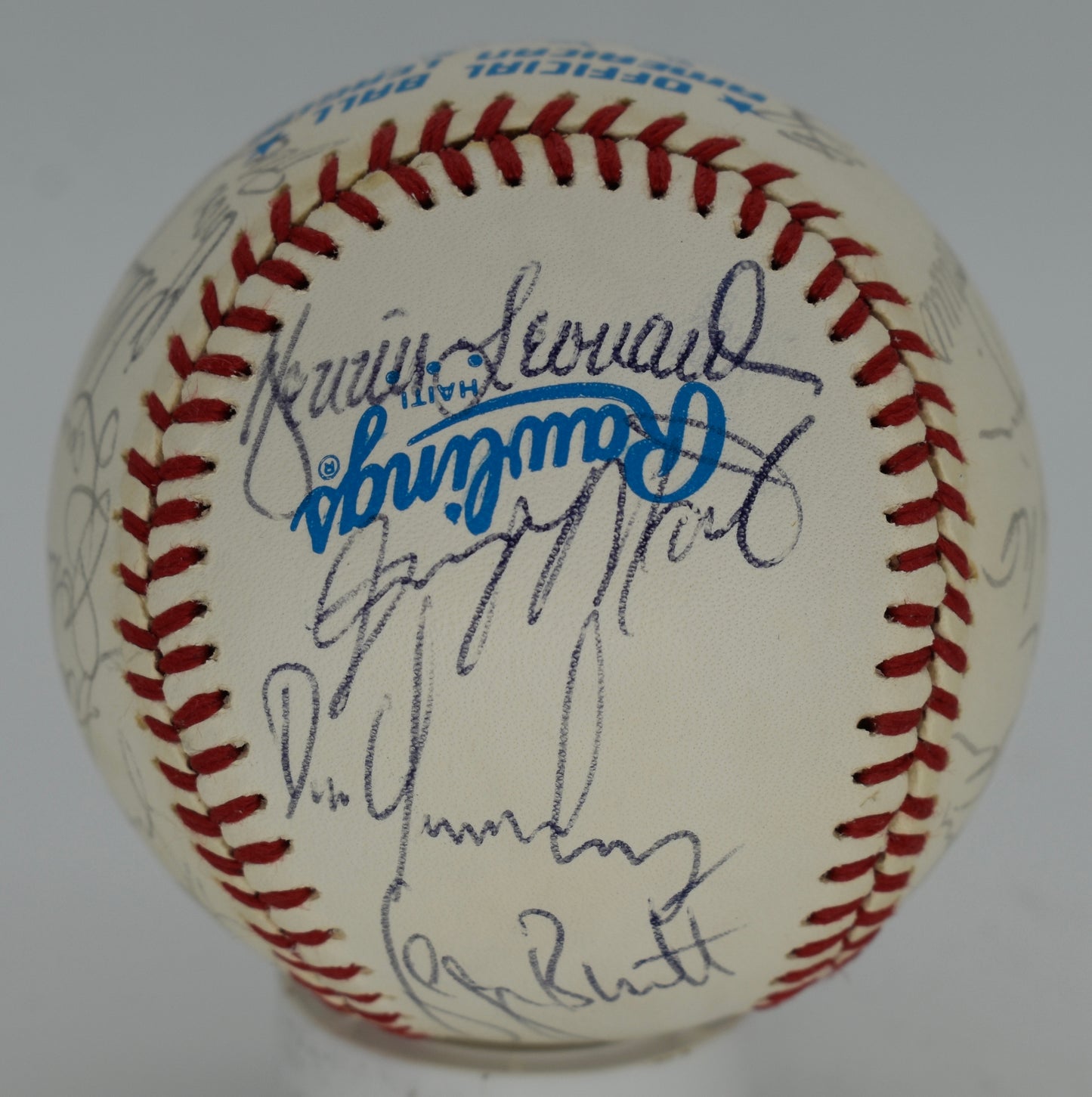 1983 Kansas City Royals Team-Signed OAL Baseball (25) Brett HOF JSA 212332