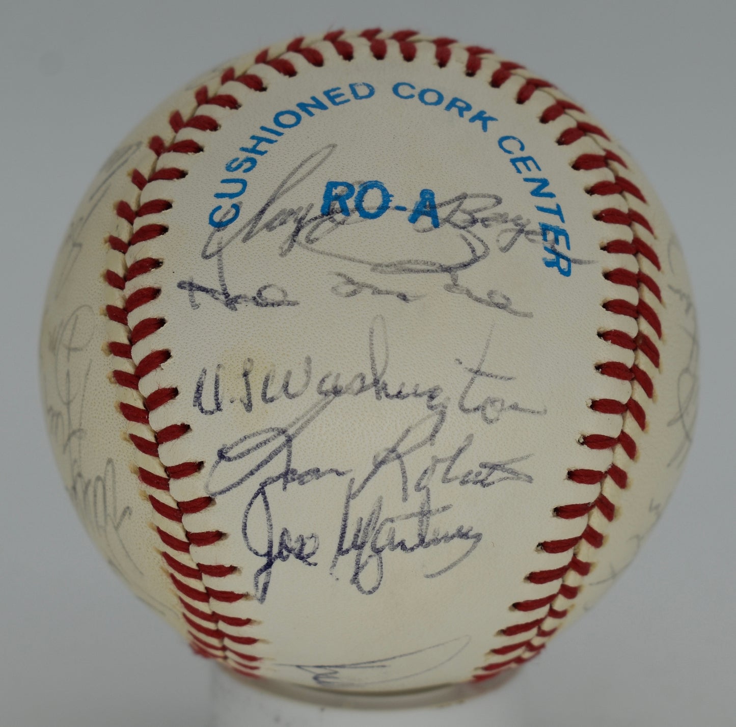 1983 Kansas City Royals Team-Signed OAL Baseball (25) Brett HOF JSA 212332