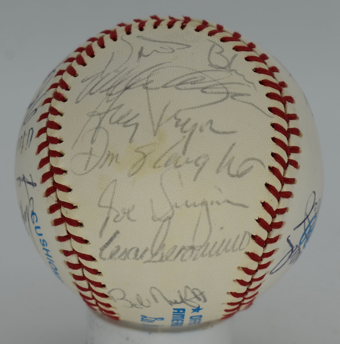 1983 Kansas City Royals Team-Signed OAL Baseball (25) Brett HOF JSA 212332
