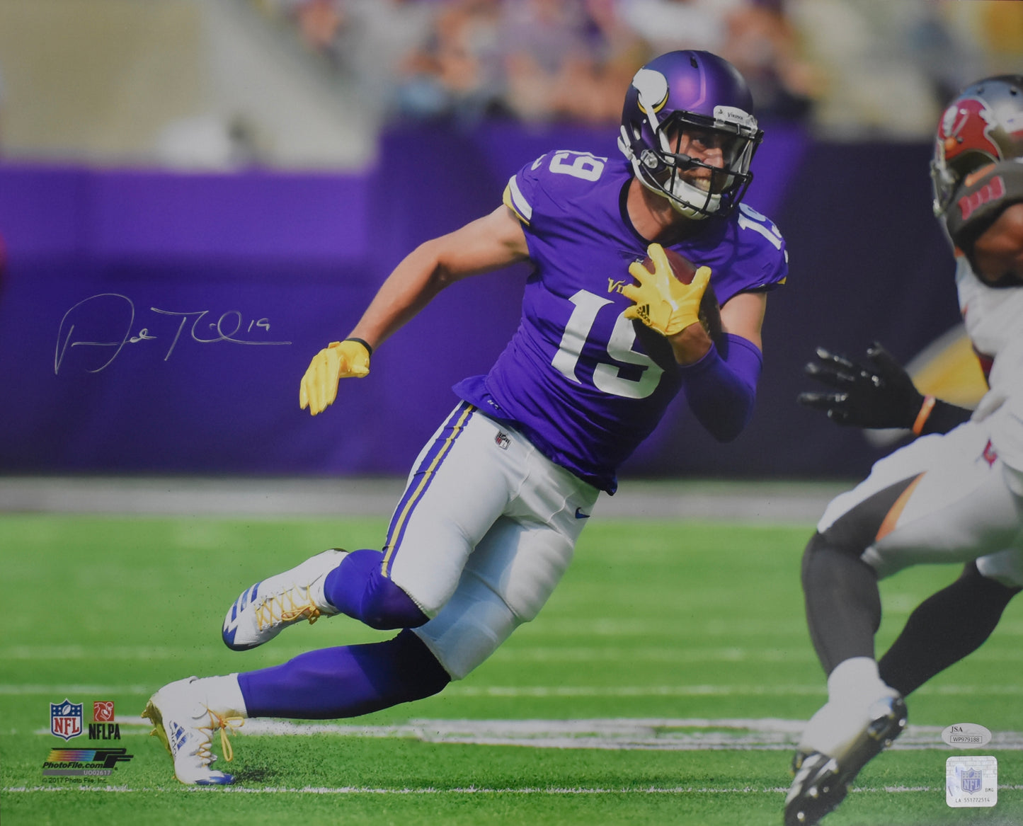 Adam Thielen Signed/Autographed 16x20 Photo Vikings JSA 212484