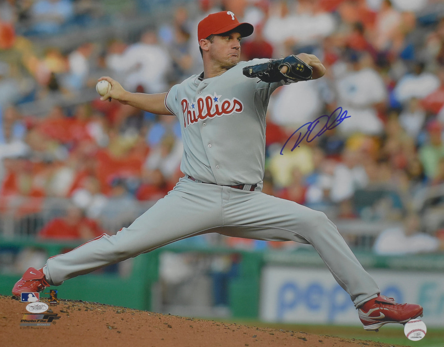 Roy Oswalt Signed/Autographed 16x20 Photo Phillies JSA 212513