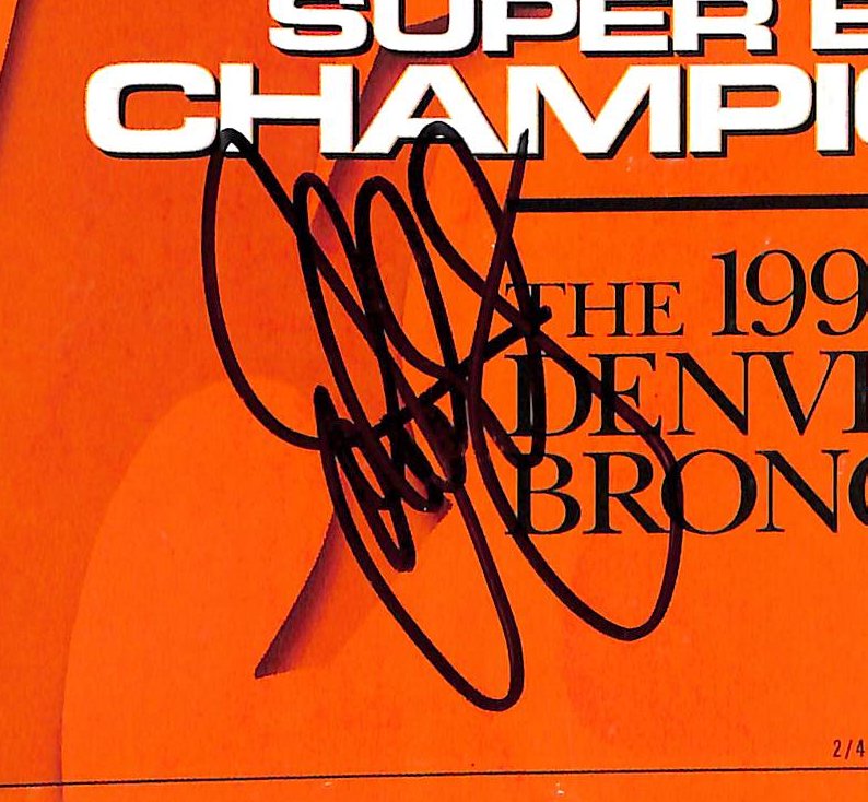 John Elway HOF Signed 1998 Sports Illustrated 97 Broncos SB Champs PSA/DNA 212072