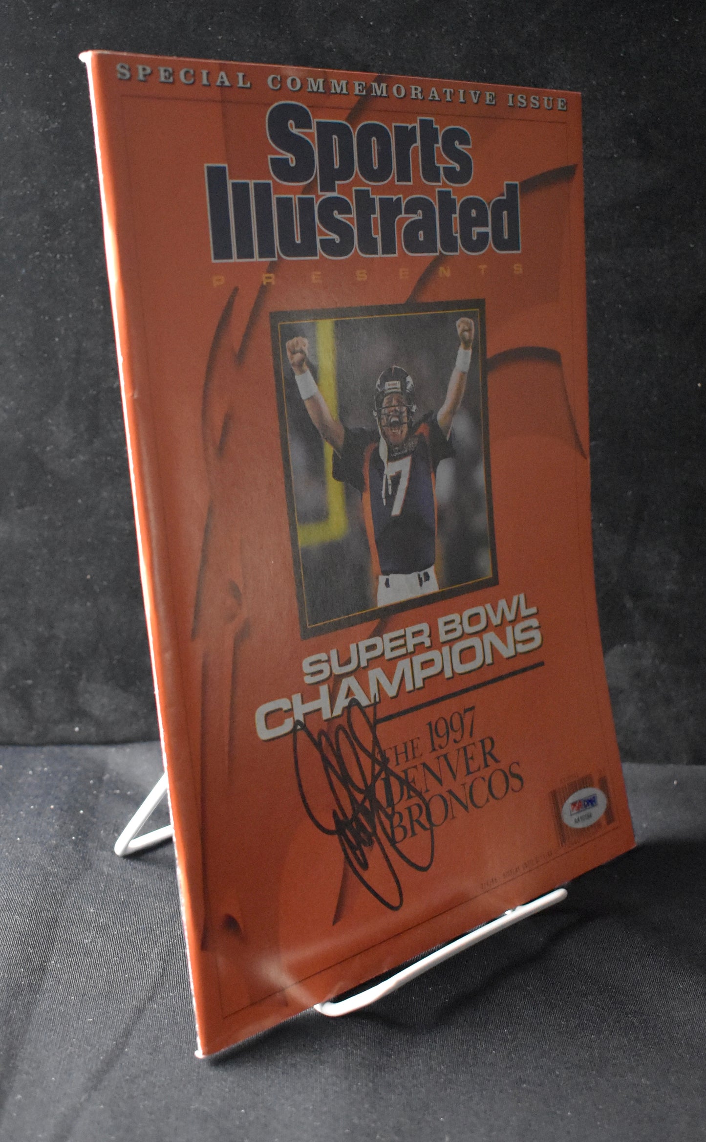 John Elway HOF Signed 1998 Sports Illustrated 97 Broncos SB Champs PSA/DNA 212072