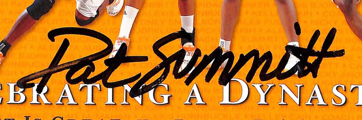 Pat Summitt Signed 2008 Sports Illustrated Commemorative Vols Champs JSA 212988