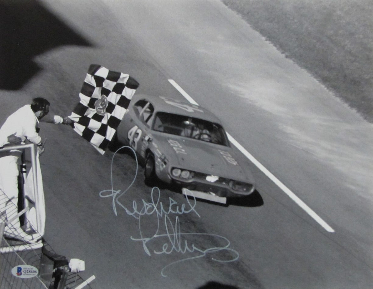 Richard Petty Signed/Autographed 11x14 Photo NASCAR BAS 213454