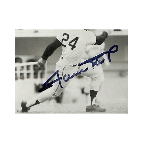 Willie Mays HOF Signed/Autographed 5x7 Photo Giants PSA/DNA 213976