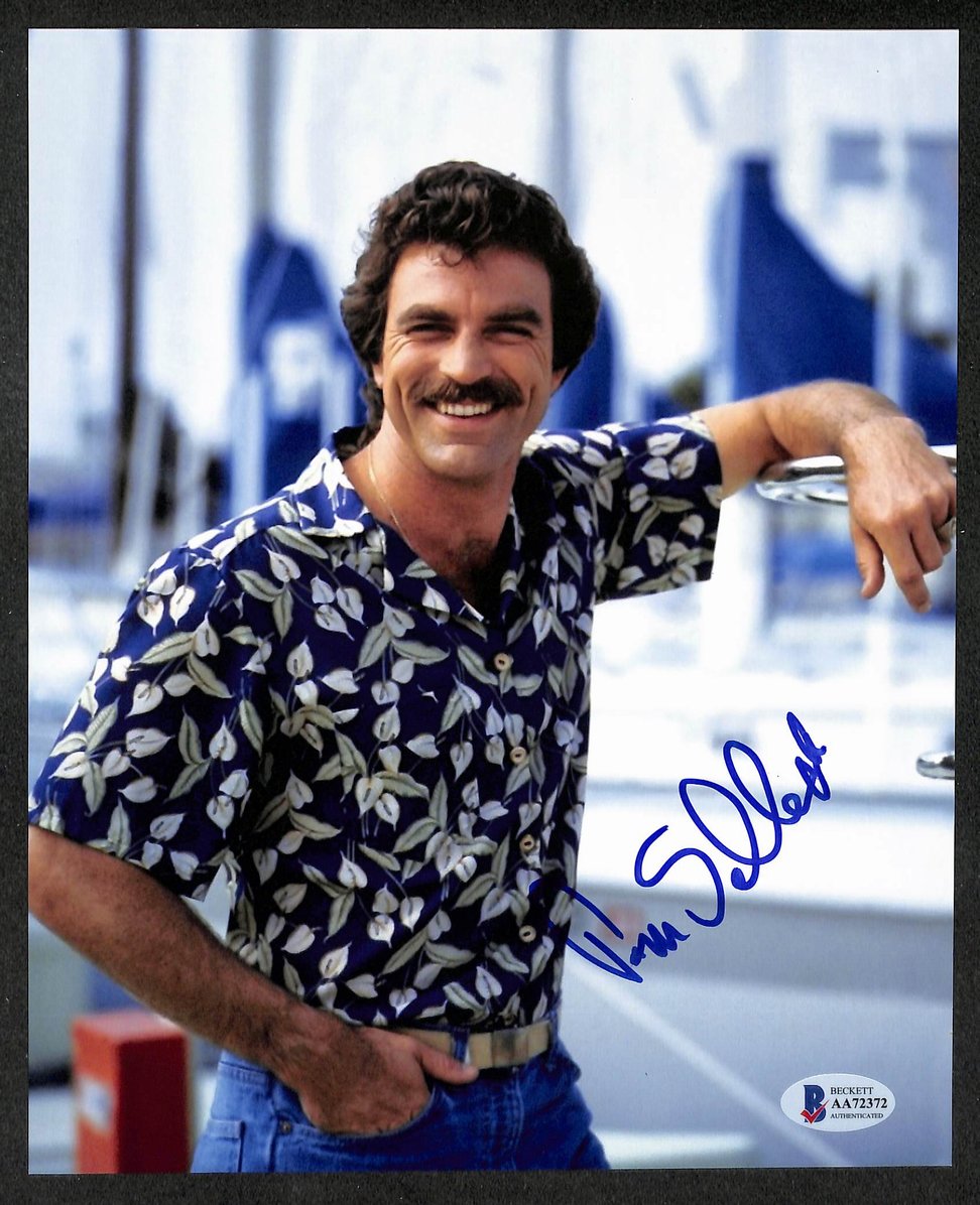 Tom Selleck Actor Magnum PI Signed/Autographed 8x10 Photo Beckett/BAS 211408