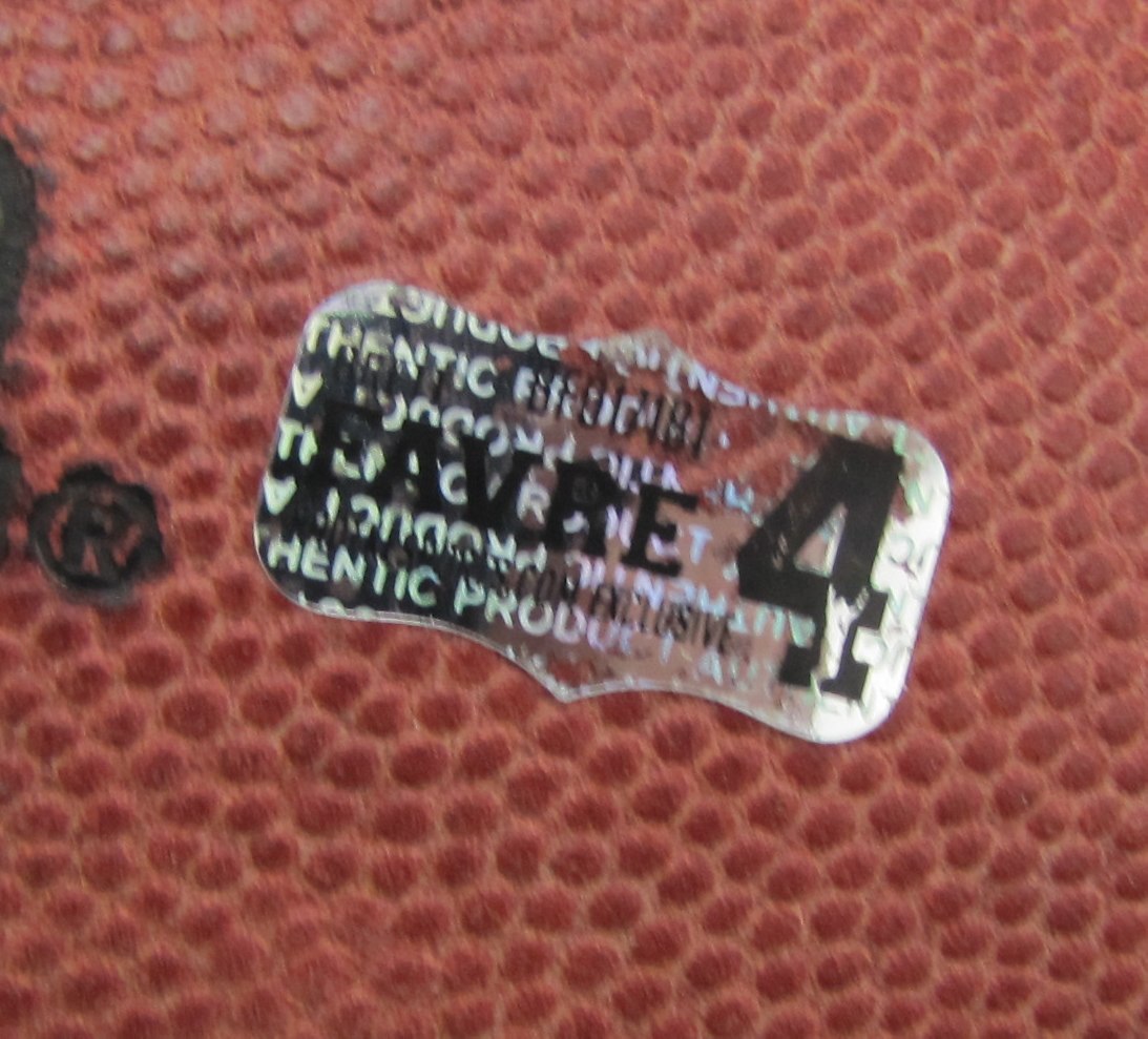 Brett Favre HOF Green Bay Packers Signed NFL Leather Game Football Favre 213492