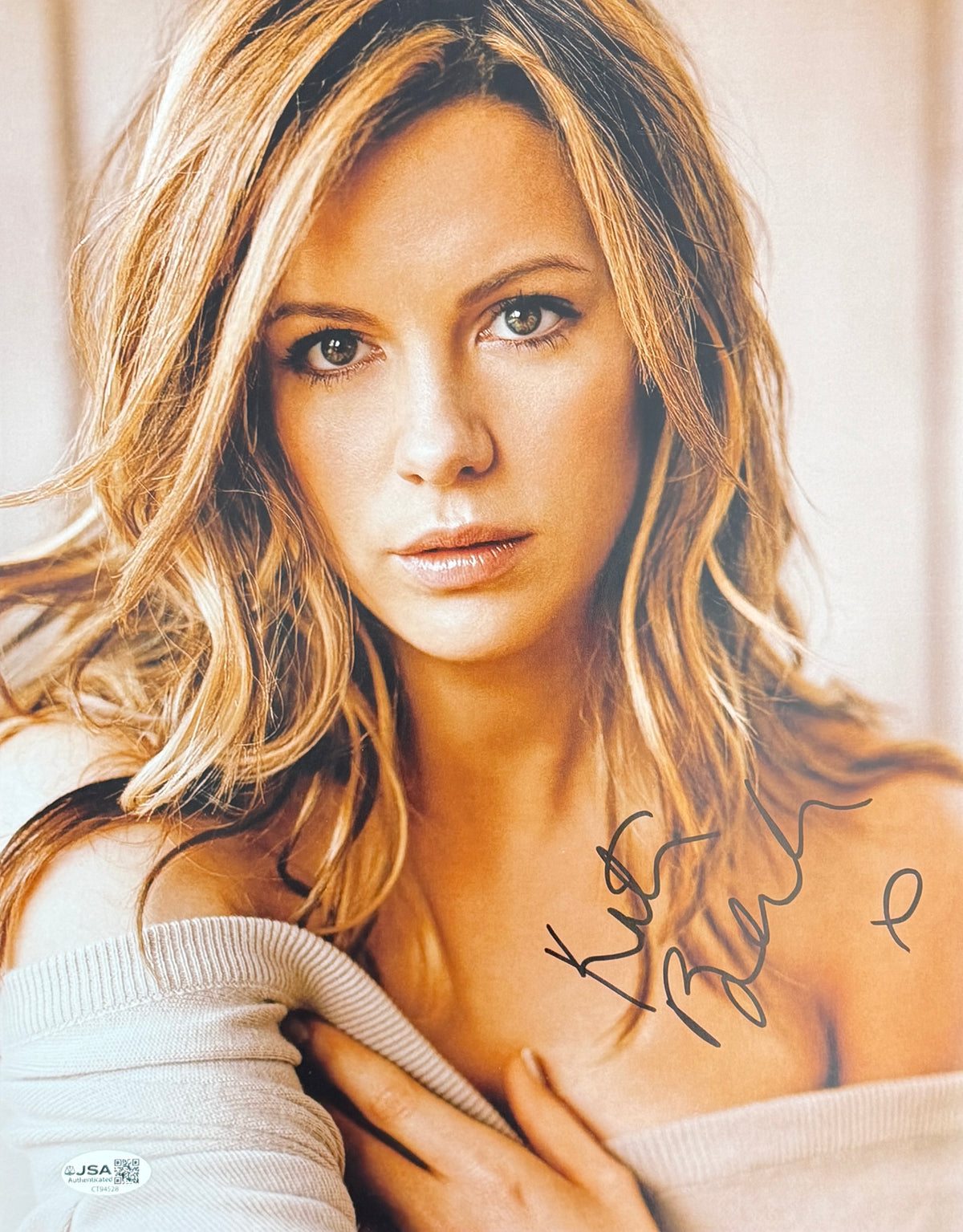 Kate Beckinsale Actress Signed/Autographed 11x14 Photo JSA 215483