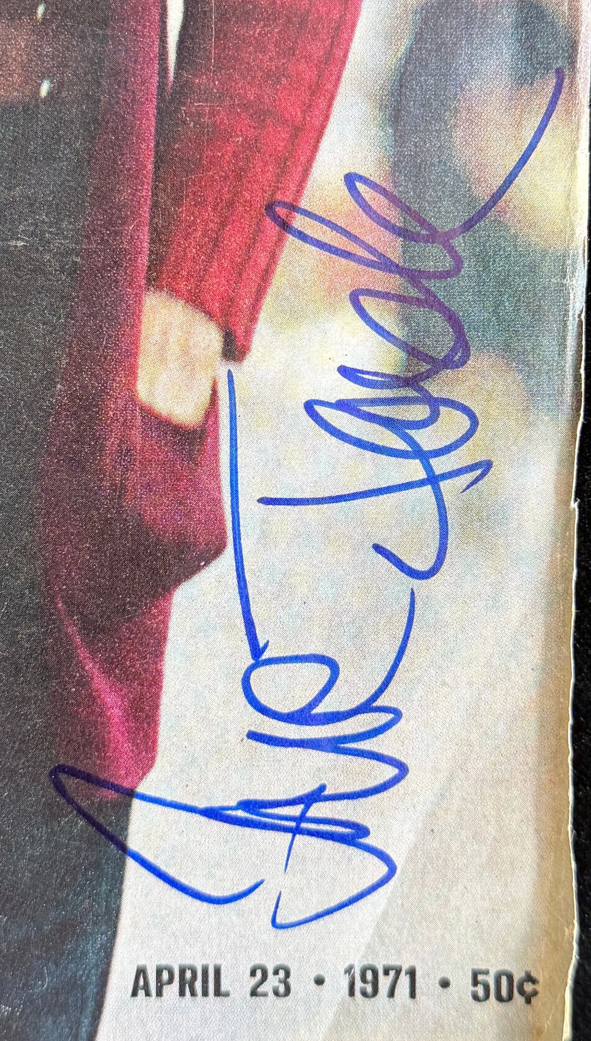 Jane Fonda Actress Signed/Autographed 4/23/1971 LIFE Magazine JSA 215540