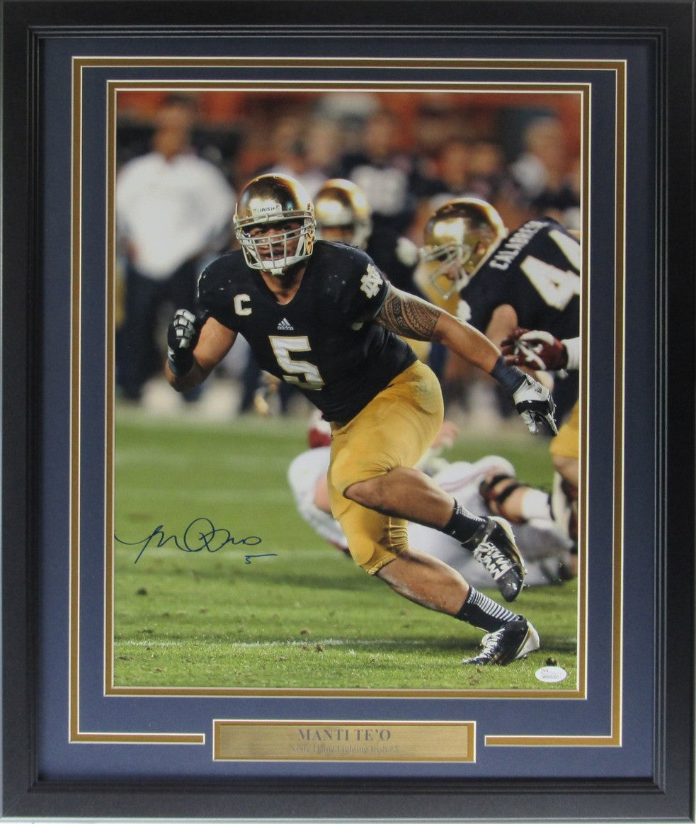 Manti Teʻo Notre Dame Signed/Autographed 16x20 Photo Framed JSA 215380
