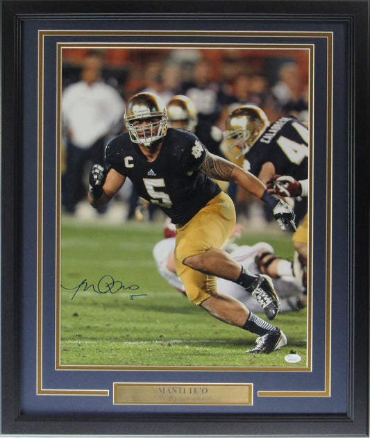 Manti Teʻo Notre Dame Signed/Autographed 16x20 Photo Framed JSA 215380