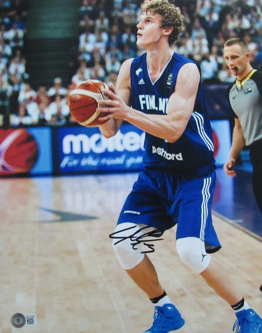 Lauri Markkanen Autographed/Inscribed 11x14 Basketball Photo Finland Beckett