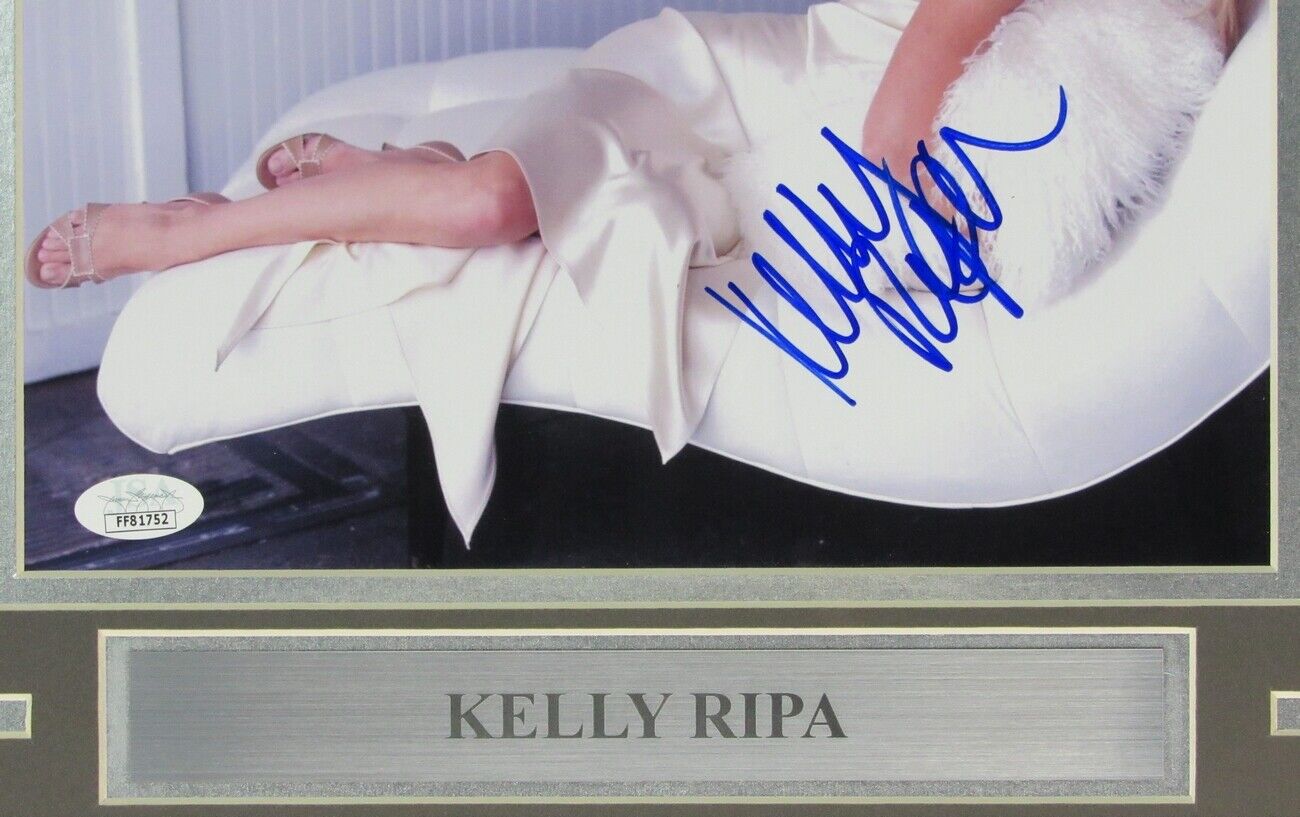 Kelly Ripa Actress Signed/Autographed 8x10 Photo Framed JSA 155605