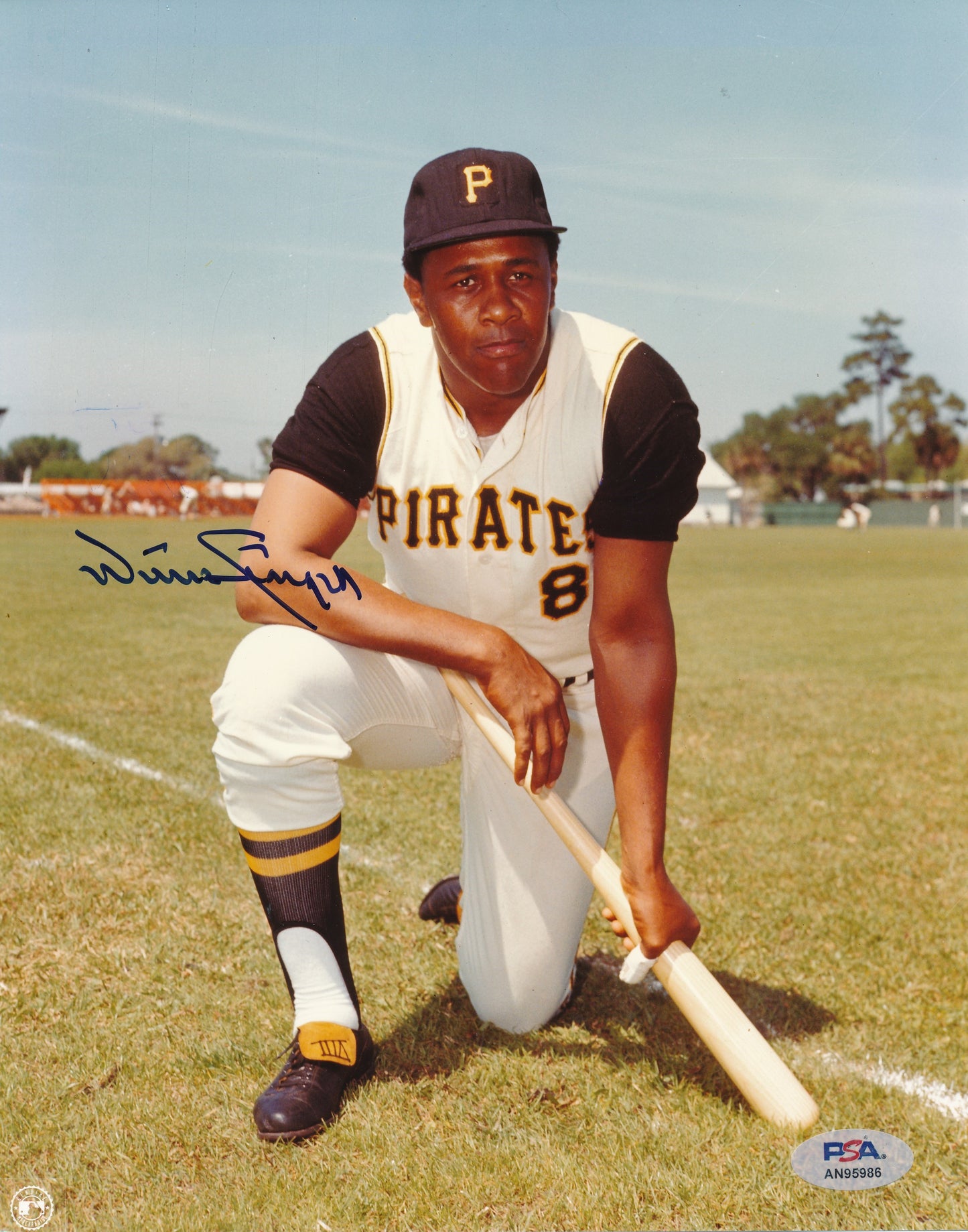 Willie Stargell HOF Signed/Auto 8x10 Photo Pittsburgh Pirates PSA/DNA 192047