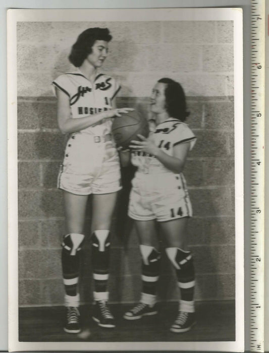 Eunies Futch 1949 Hanes Hosiery Basketball 5x7 B/W Wire/Press Photo 150786