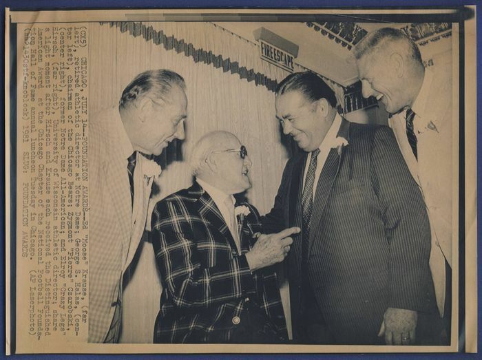 Ed Krause and Elroy Hirsch receiving Dist. American Award 1981 wire photo 112415