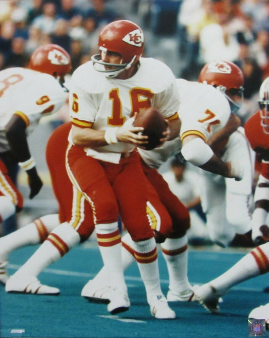 Len Dawson HOF Kansas City Chiefs Unsigned 16x20 Photo 162789