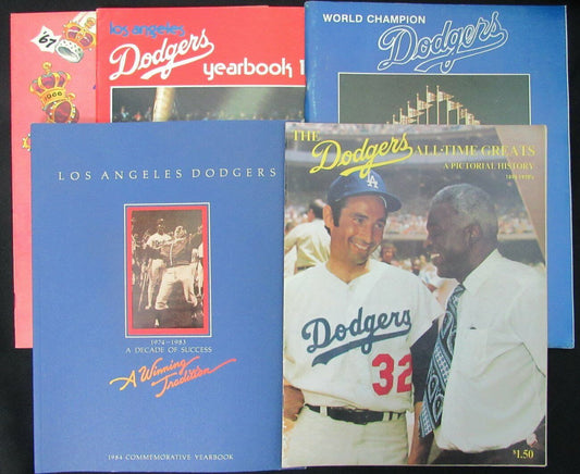 Lot of 5 Los Angeles Dodgers Yearbooks/Pubs incl 1967/1974 Yearbooks 153948