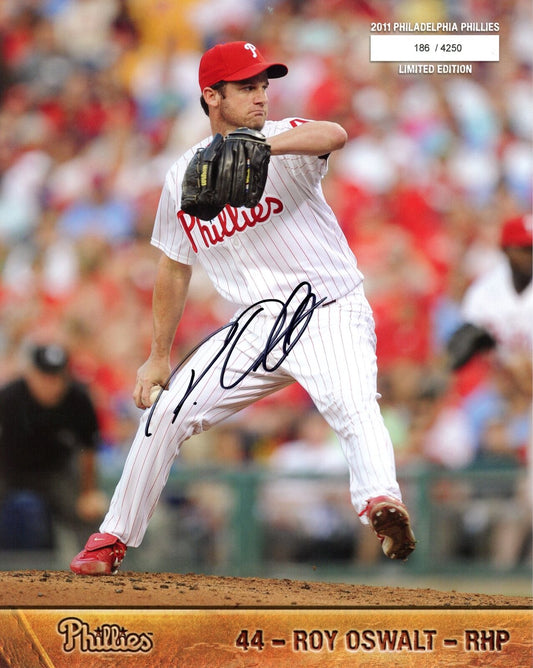 Roy Oswalt Autographed 2011 8x10 Phillies Phan Photo