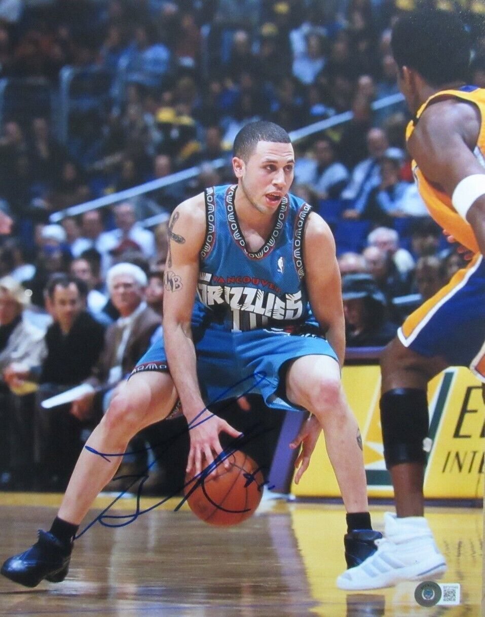 Mike Bibby Autographed 11x14 Basketball Photo Vancouver Grizzlies Beckett