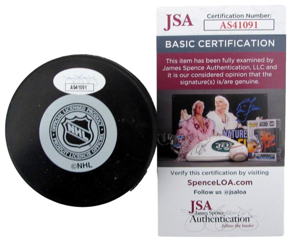 Bobby Orr HOF Signed/Auto Hockey Puck Boston Bruins JSA 186366