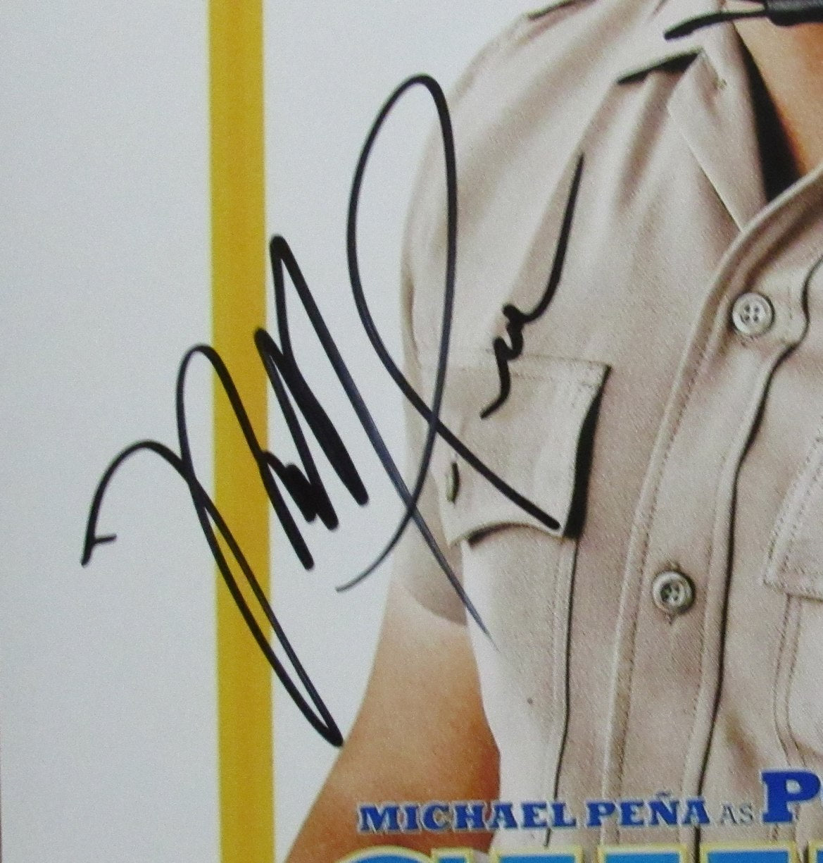 Michael Pena Autographed 11x14 Photo Actor "CHIPS" Beckett 172638