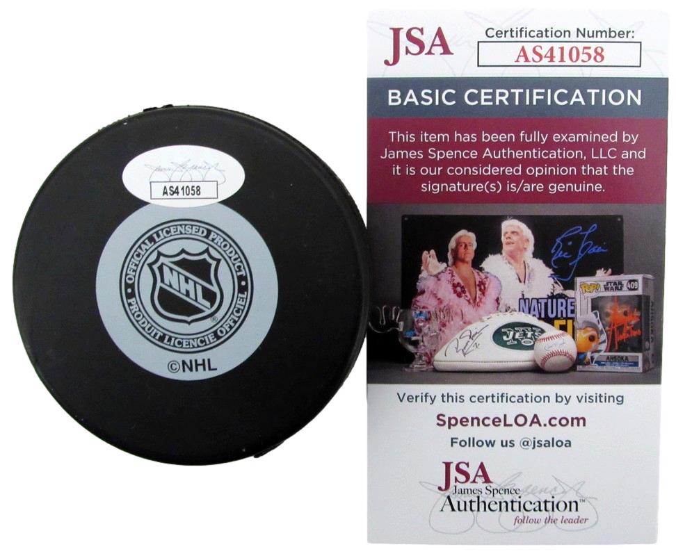 Bobby Orr HOF Signed/Auto Hockey Puck Boston Bruins JSA 186359