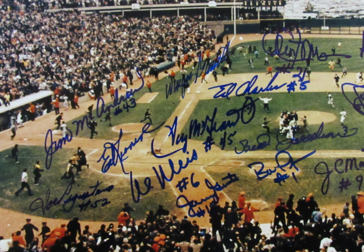 1969 Mets Team Signed (25) 11x14 Photo WS Champions Ryan (HOF) McGraw 187330