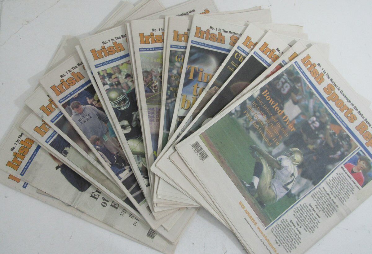 Lot of 21 2001 Notre Dame Irish Sports Report Magazines 148722