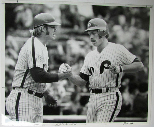 Mike Schmidt/Greg Luzinski Philadelphia Phillies May 1975 Wire 8x10 Photo 147446