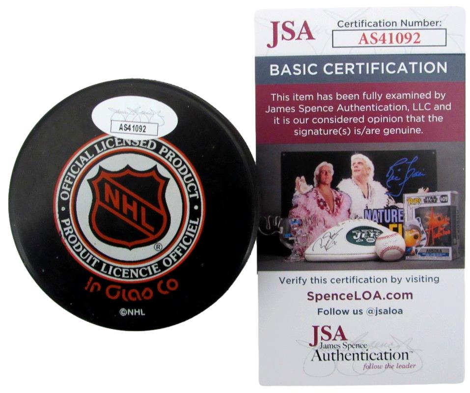 Bobby Orr HOF Signed/Auto Hockey Puck Boston Bruins JSA 186368