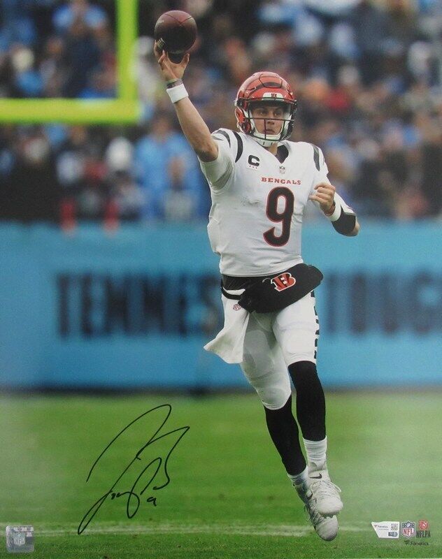 Joe Burrow Autographed 16x20 Photo Cincinnati Bengals Fanatics 181033