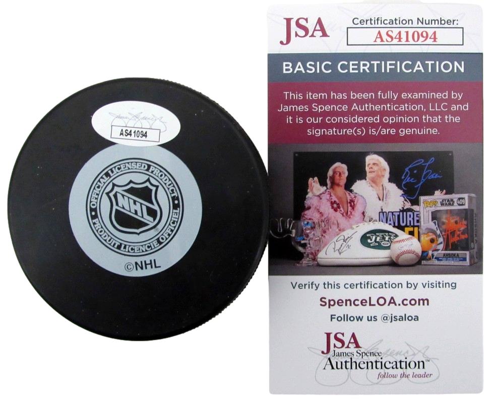 Bobby Orr HOF Signed/Auto Hockey Puck Boston Bruins JSA 186367