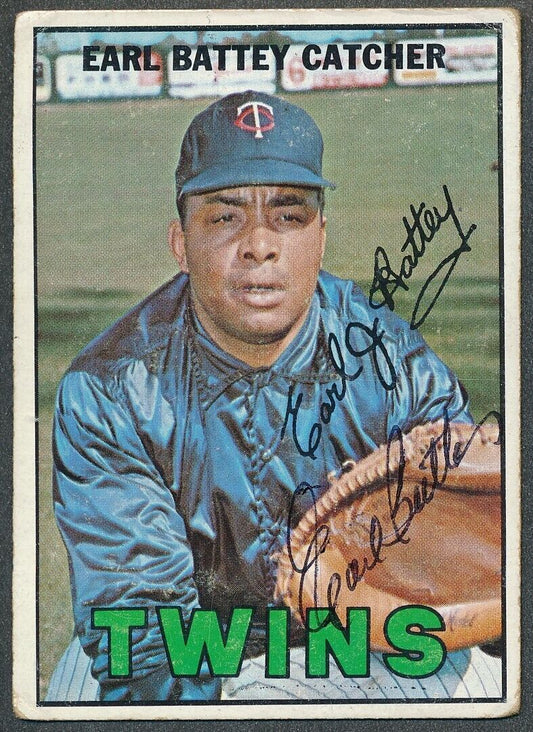 Earl Battey Minnesota Twins Signed/Autographed 1967 TOPPS Card #15 165666