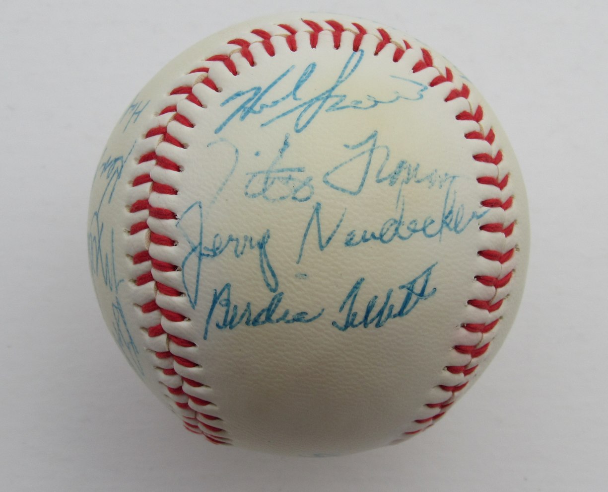 Cleveland Indians Team Autographed by 15 Players Indians Logo Baseball 180626