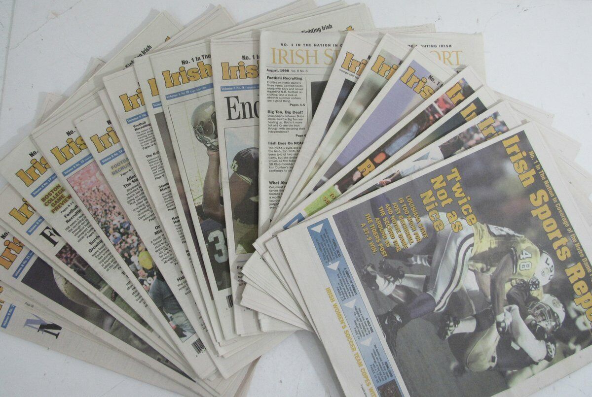 Lot of 22 1998 Notre Dame Irish Sports Report Magazines 148719