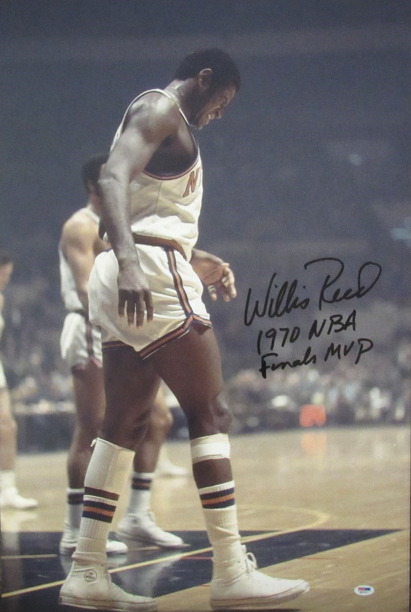 Willis Reed HOF Signed/Inscribed 20x30 Photo New York Knicks PSA/DNA 192401