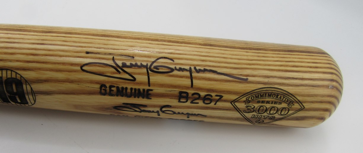 Tony Gwynn HOF Signed Louisville Slugger Bat with Stats Padres Beckett 190492