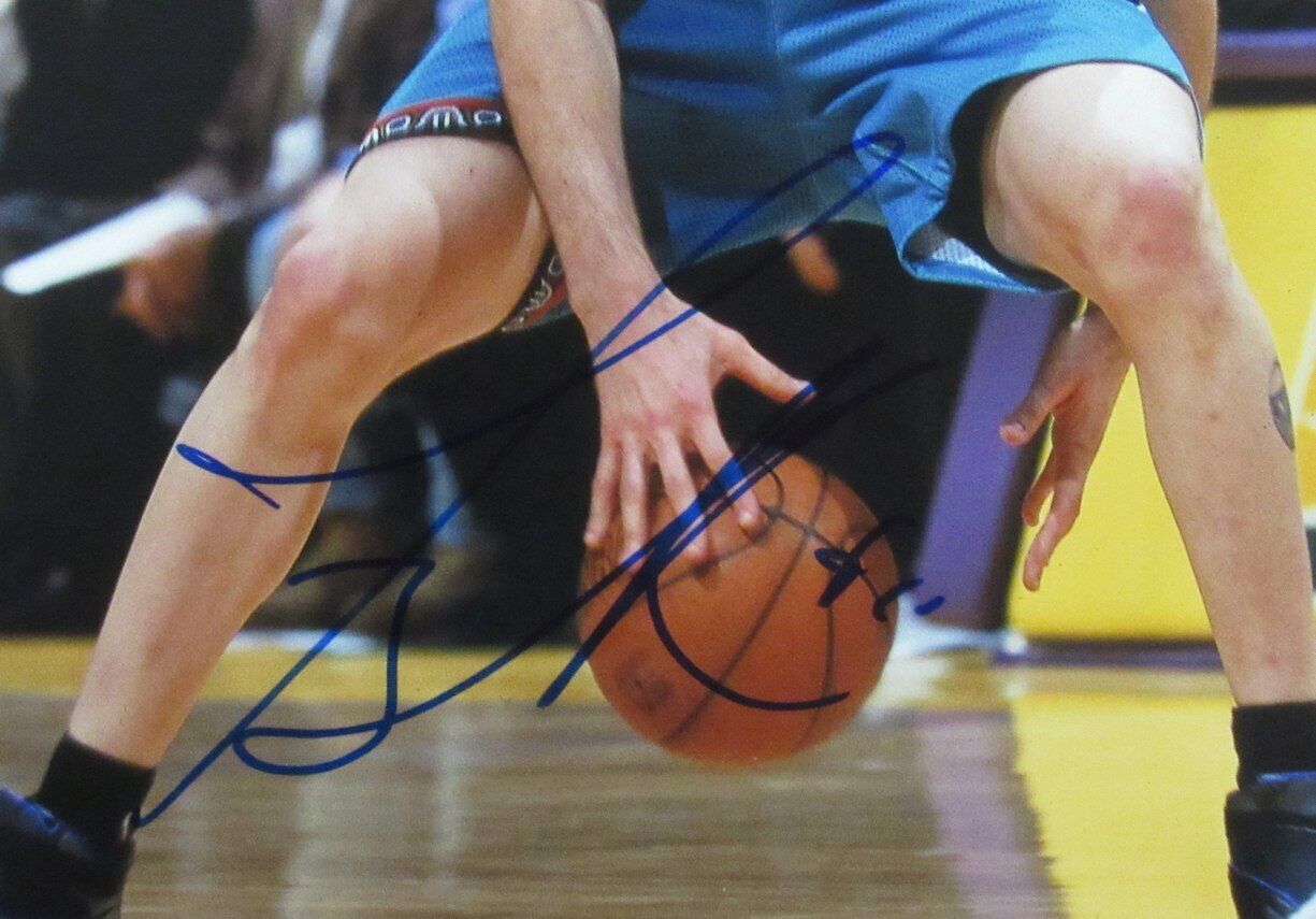 Mike Bibby Autographed 11x14 Basketball Photo Vancouver Grizzlies Beckett