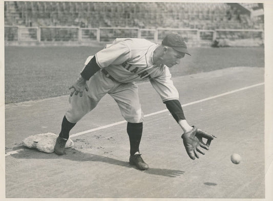 Chuck Dressen 6x8 B/W 1933 Press Wire Photo New York Giants