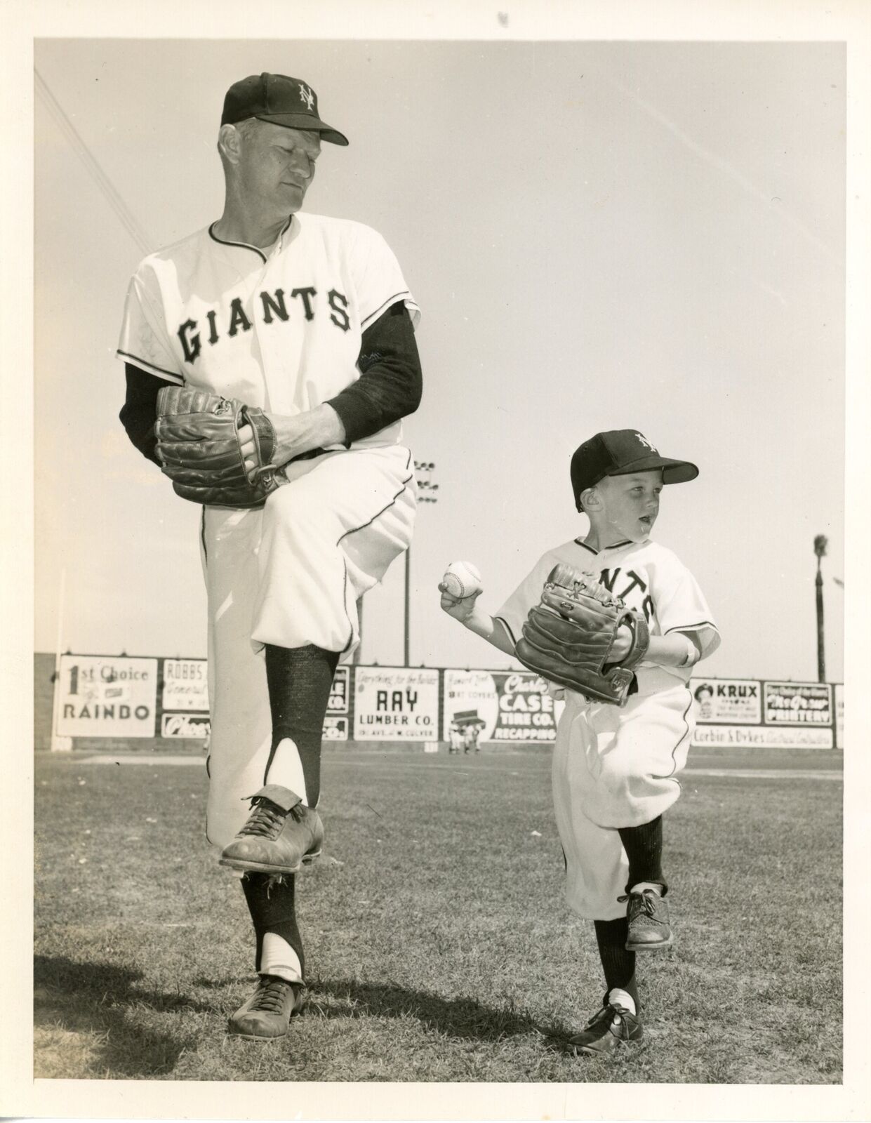 Marv Grissom 7x9 B/W 1955 Press Wire Photo New York Giants