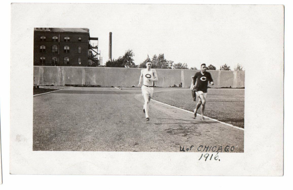 Vintage Unused Postcard of University of Chicago Track Runners in 1916 143602