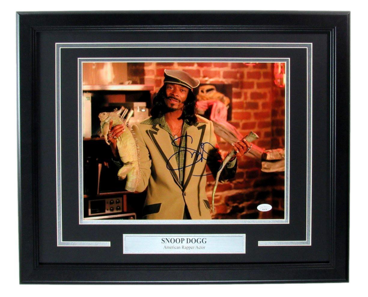 Snoop Dogg Autographed 11x14 Photo Performer Framed JSA