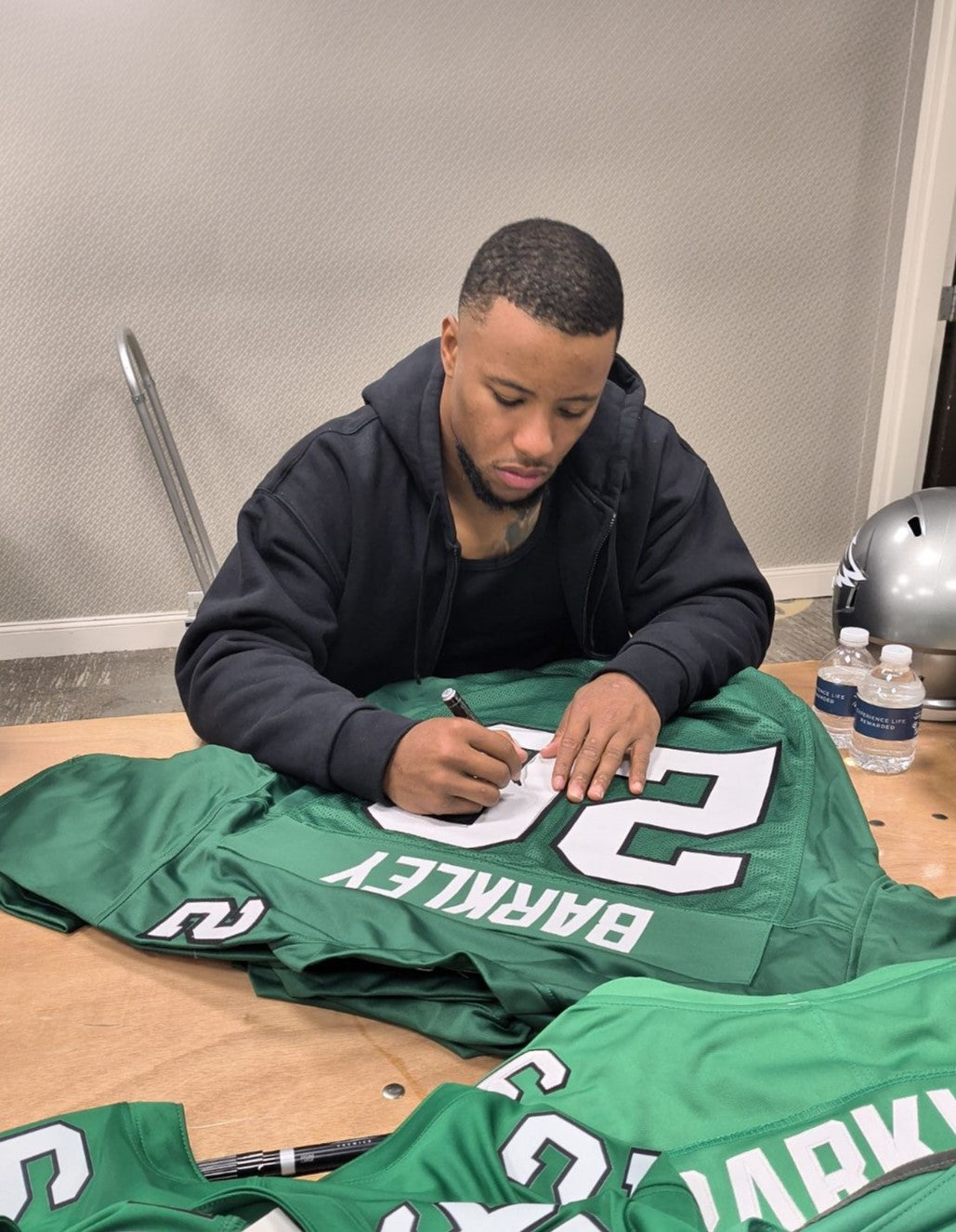 Saquon Barkley Signed/Auto Eagles Green Custom Football Jersey Beckett 192658