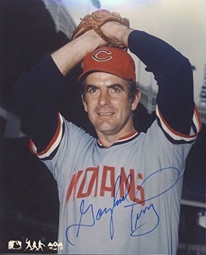 Gaylord Perry Indians Autographed/Signed 8x10 Photo 124722