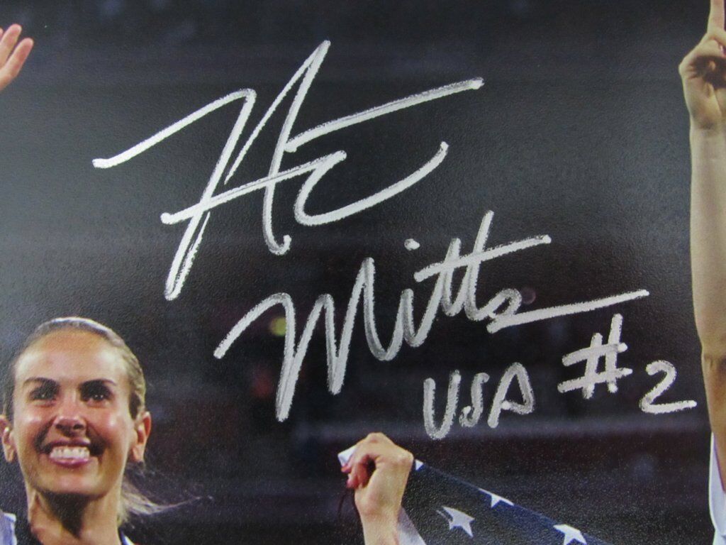 Heather Mitts USA National Women's Soccer Team Signed 8x10 USA Photo JSA 129926