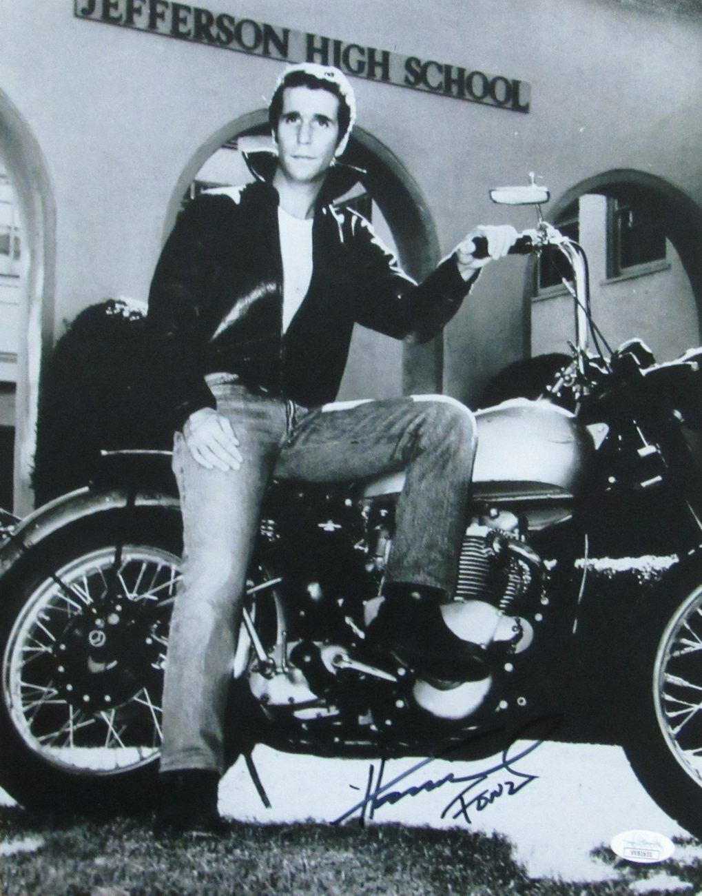 Henry Winkler "Happy Days" Signed/Inscribed "Fonz" 11x14 Photo JSA 167033