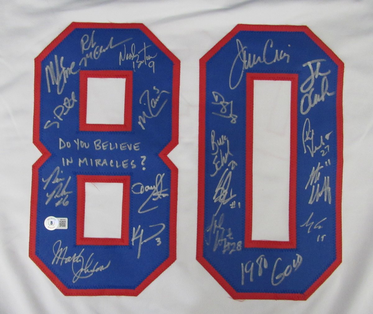 1980 Miracle on Ice Team Signed (18 Signatures) Hockey Jersey Beckett 192966